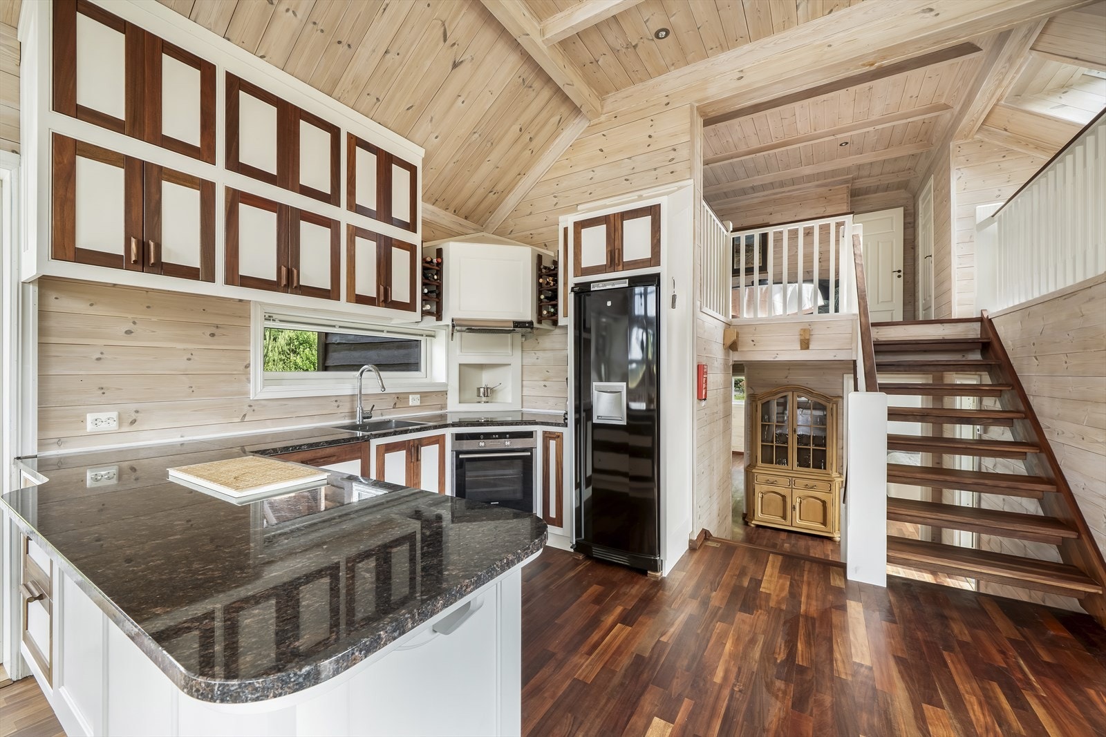 Eksklusiv benkeplate i stein. Galleribilde