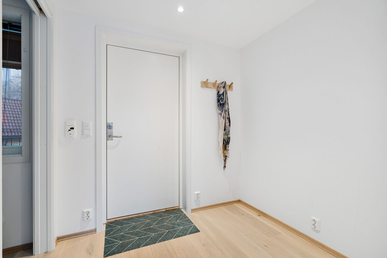 Velkommen inn! Bildet er tatt av leiligheten ved siden av som er speilvendt Galleribilde