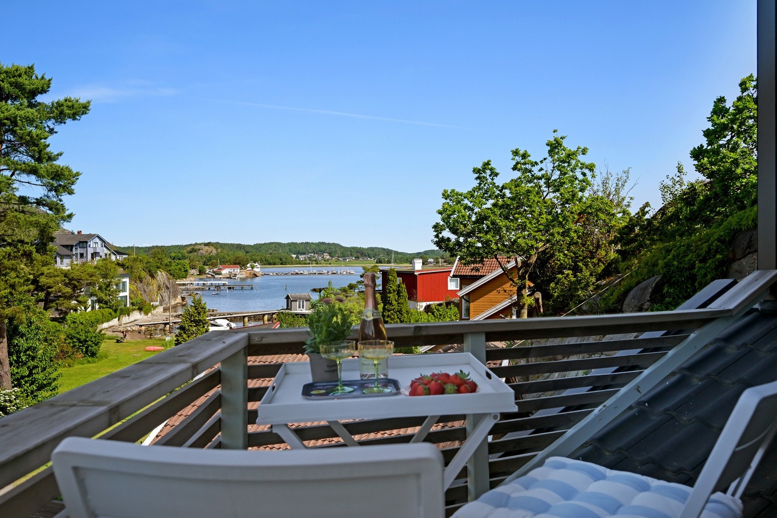 Nyt den fantastiske utsikten fra balkongen. Galleribilde