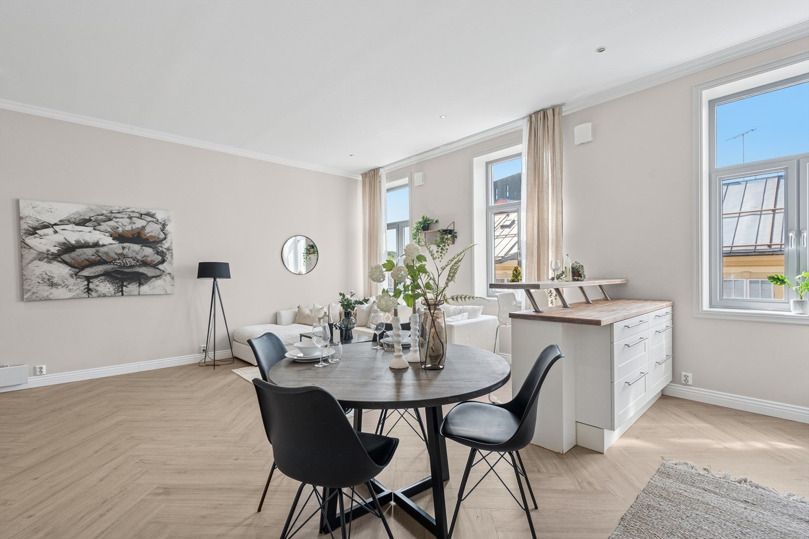 Den åpen løsningen gir god plass til å invitere til sosiale sammenkomster. Galleribilde