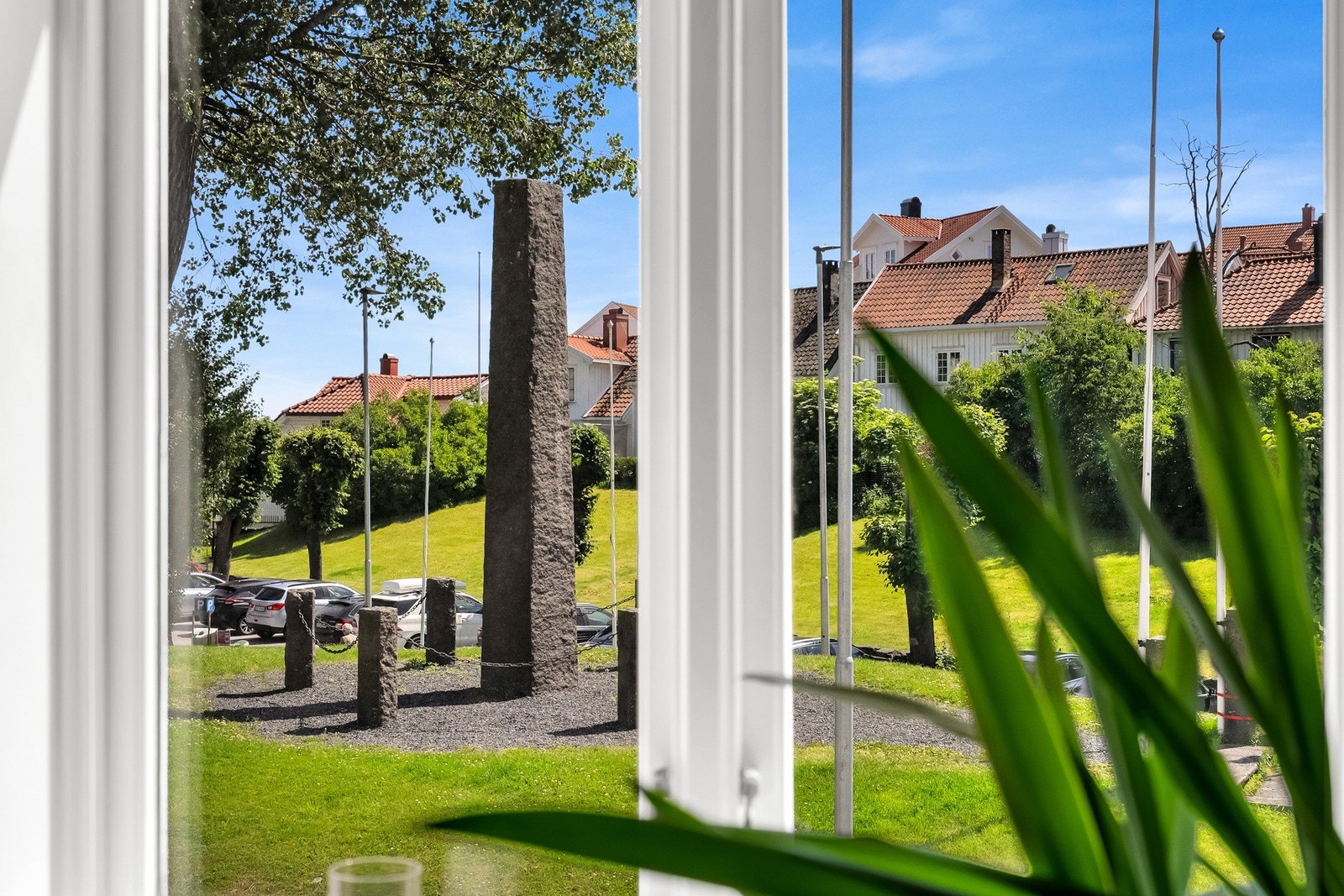 Utsikt over kirketomta. Galleribilde