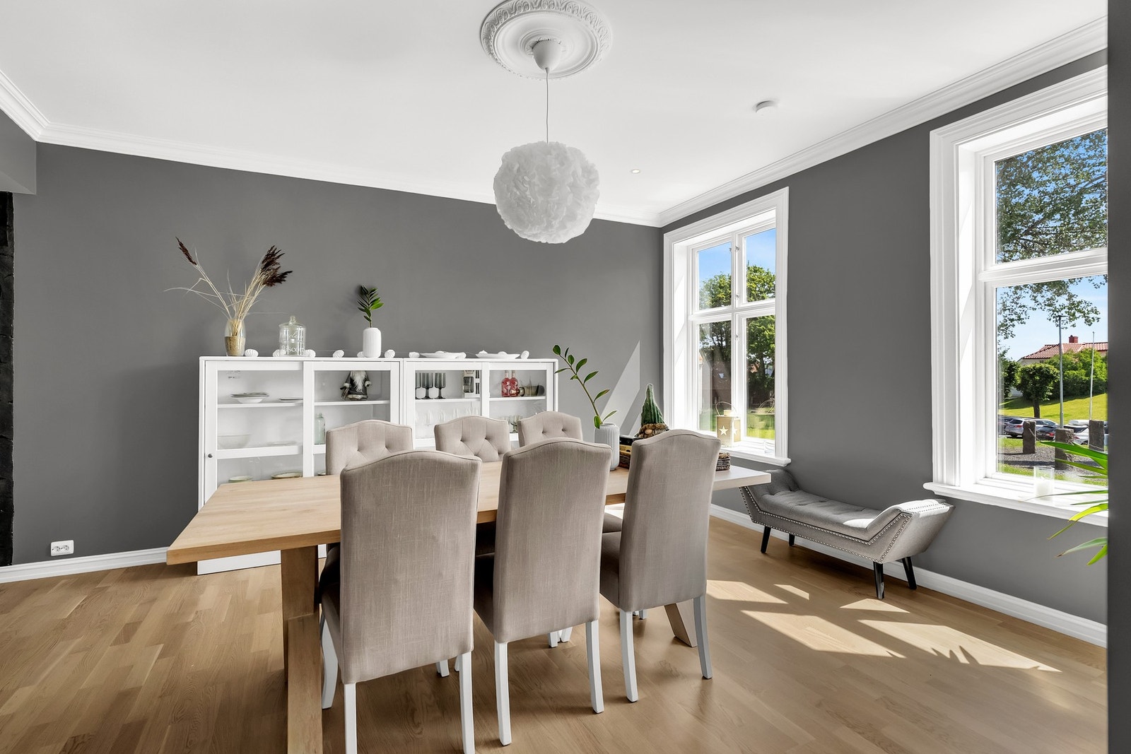 Lys og romslig spisestue! Galleribilde