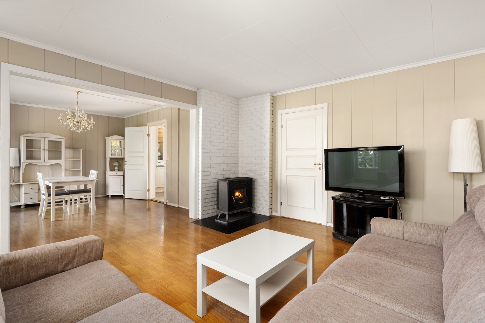 Det er også en vedovn i stue. Galleribilde