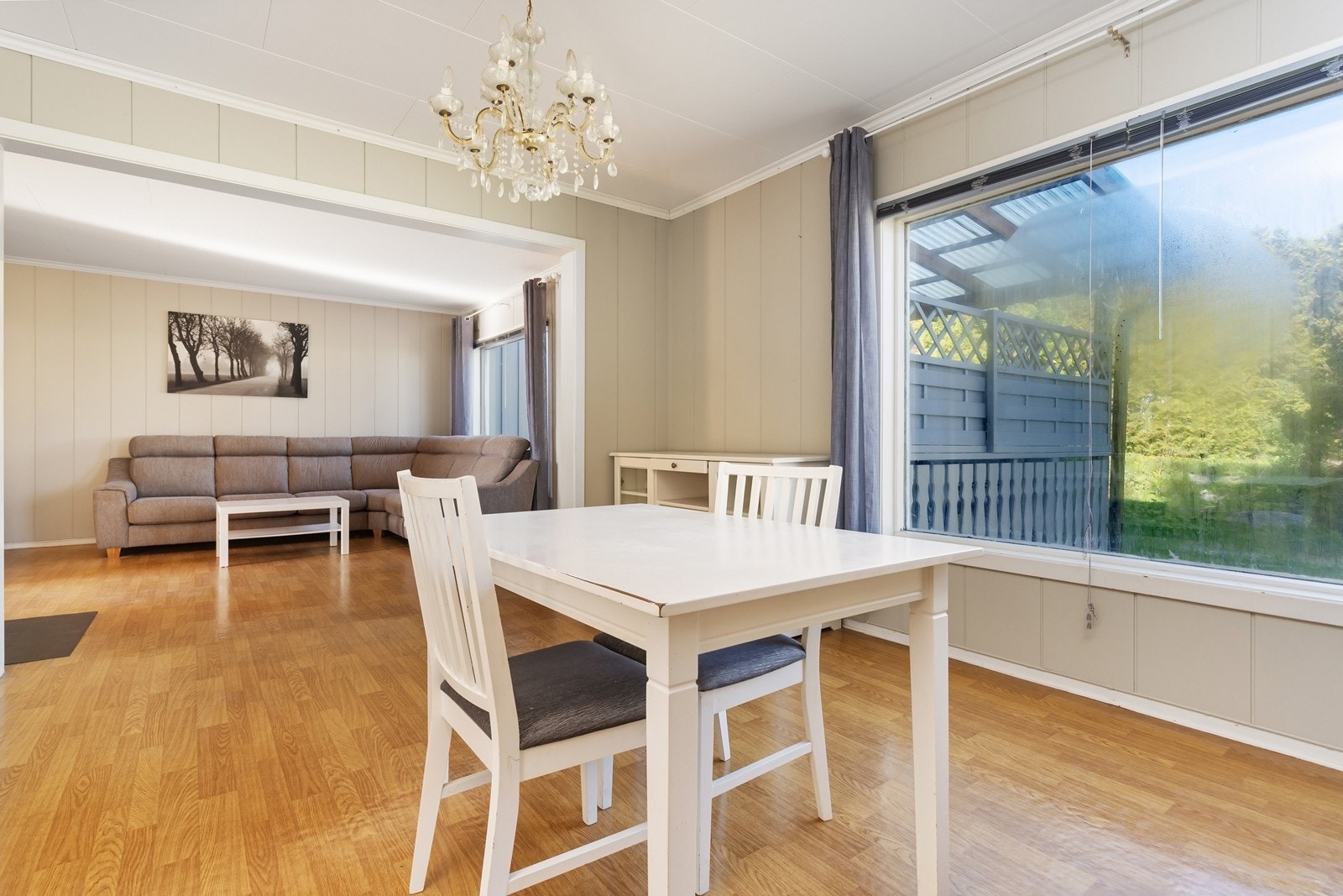 Fra stue er det også utgang til terrasse. Galleribilde