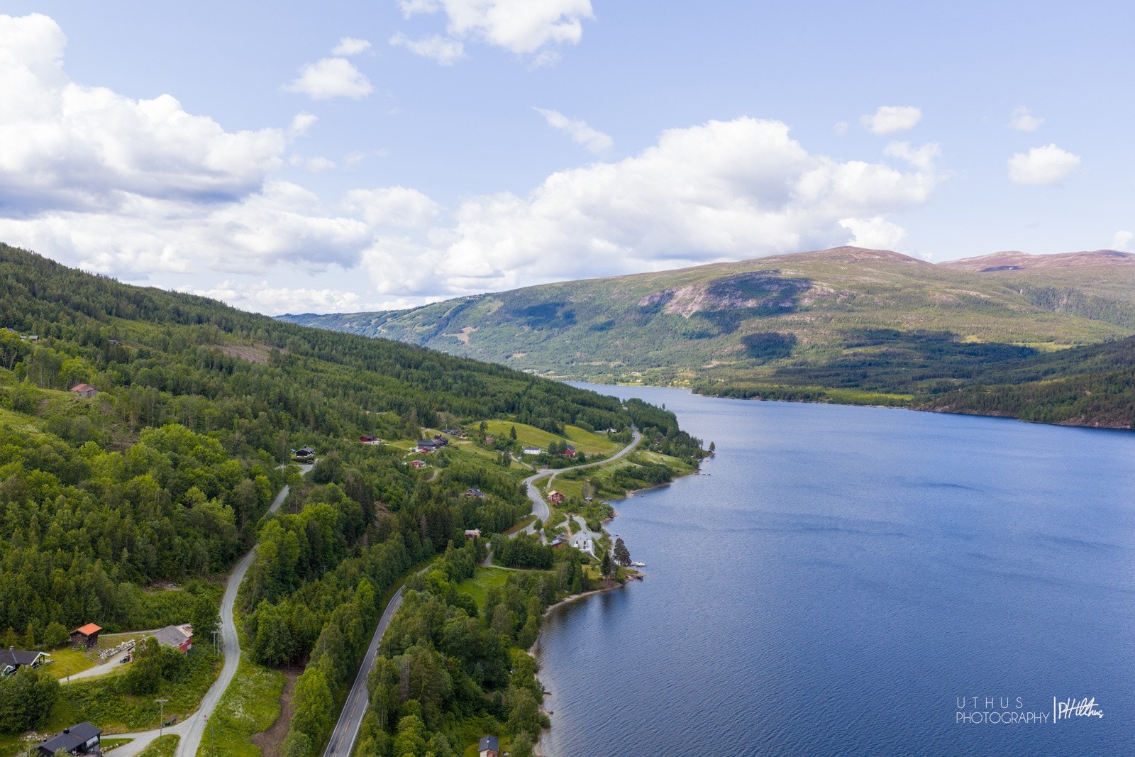 Området er et godt valg for de som ønsker en kombinasjon av naturskjønnhet og nærheten til aktivitetene på Norefjell og marka rett utenfor døra har å tilby. Galleribilde