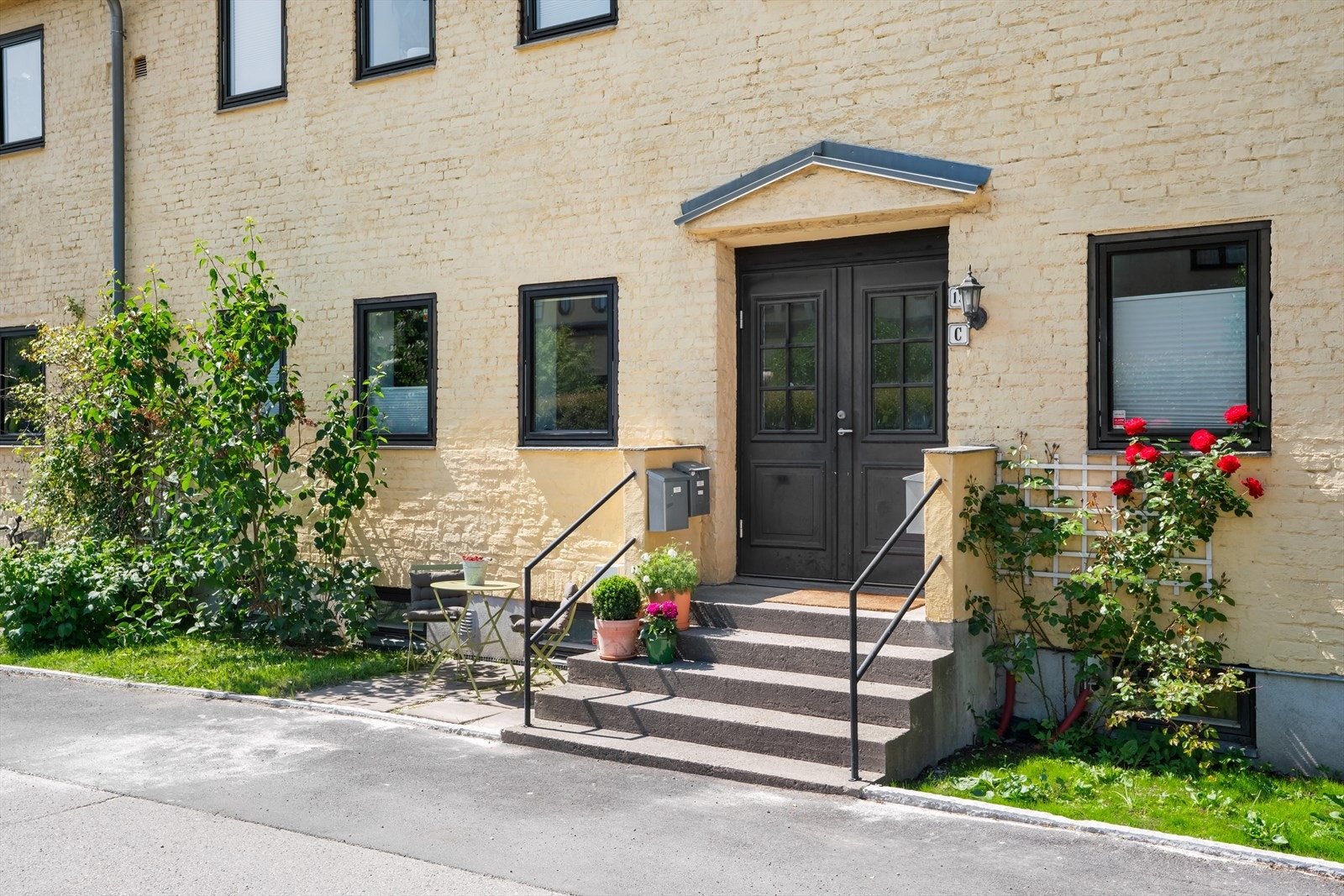 Leiligheten ligger i et populært, ettertraktet og idyllisk boområde Galleribilde