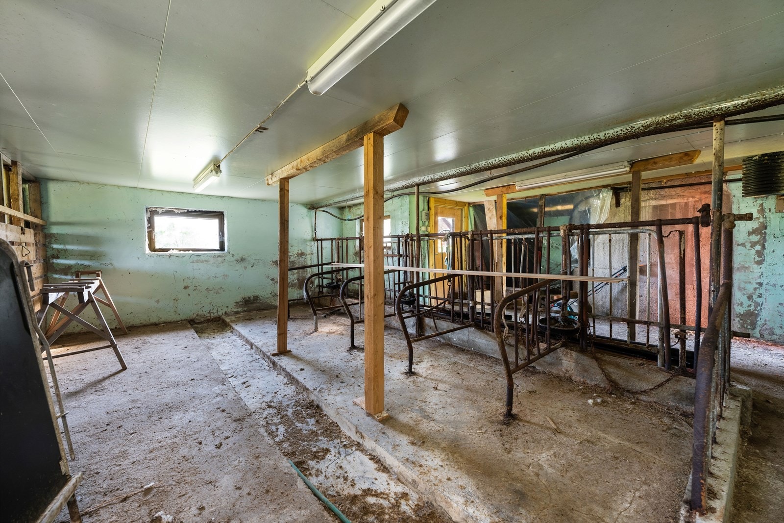 Synlige minner fra den tidligere bruken. Galleribilde