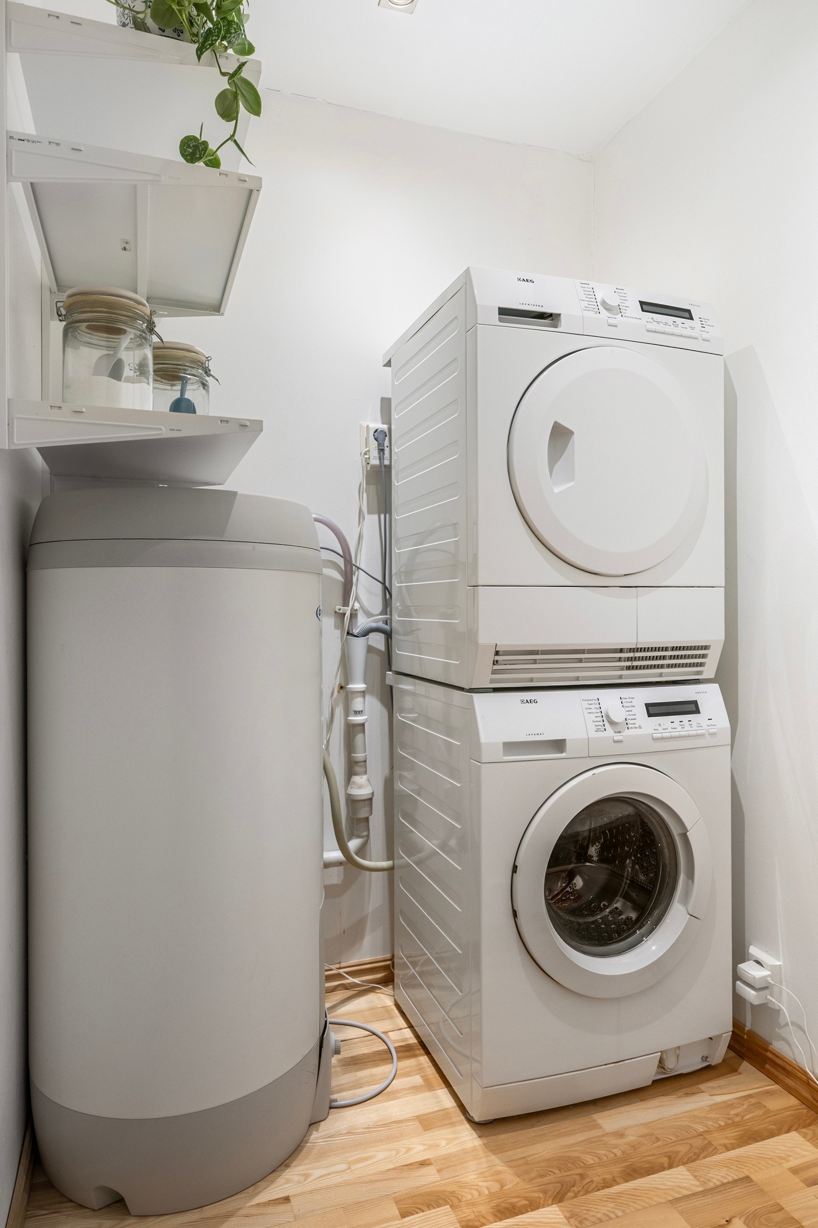 Innvendig bod som i dag benyttes som vaskerom Galleribilde