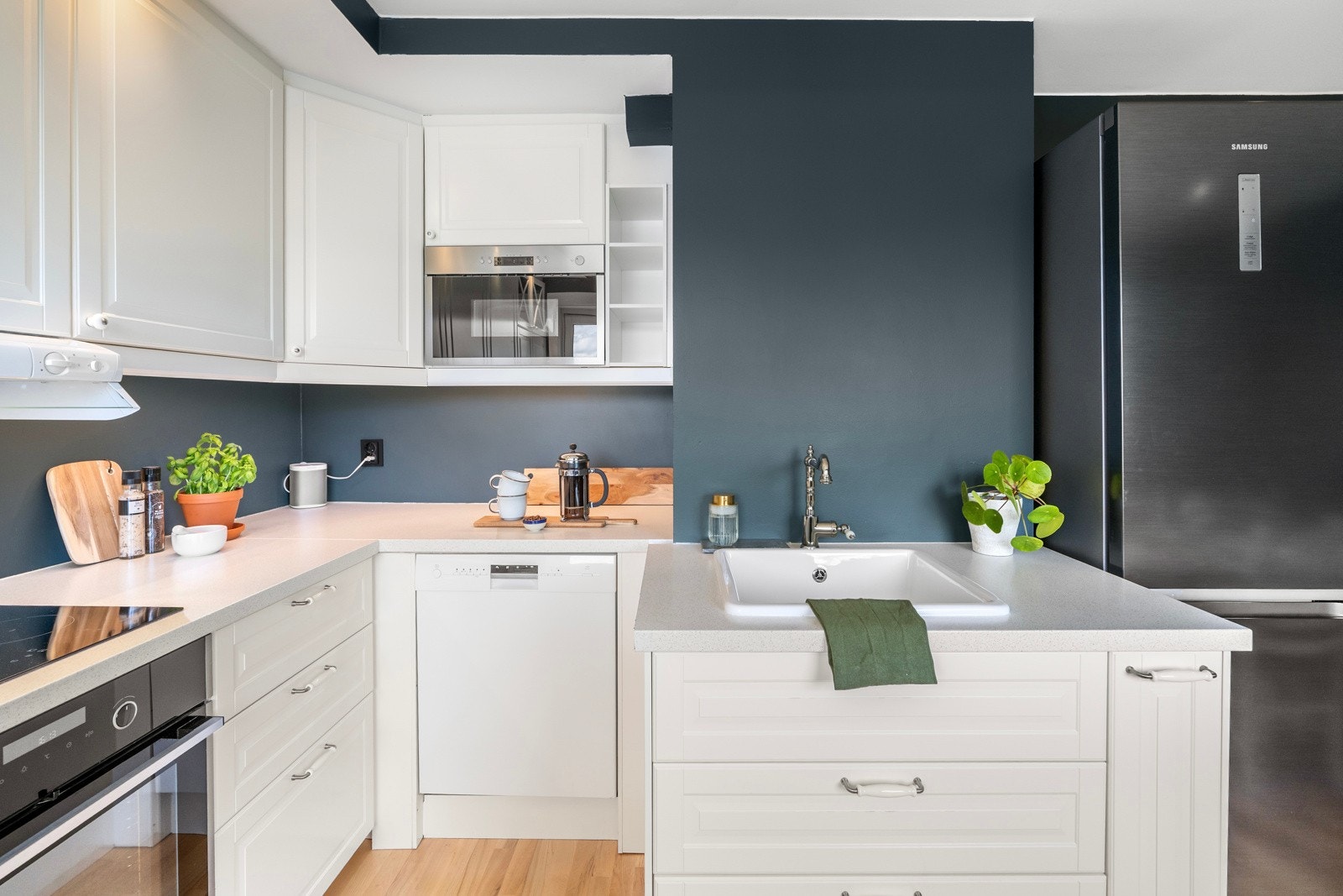 God benke- og skapplass Galleribilde