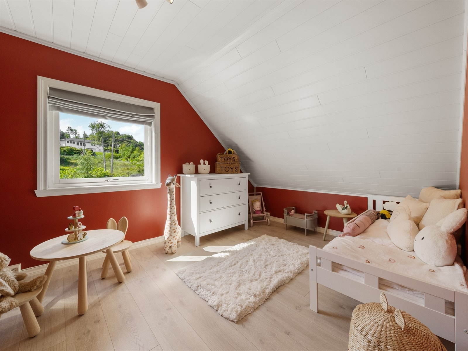 Soverom nr. 3. Det er i alt 3 soverom på loftet pr. i dag. Galleribilde