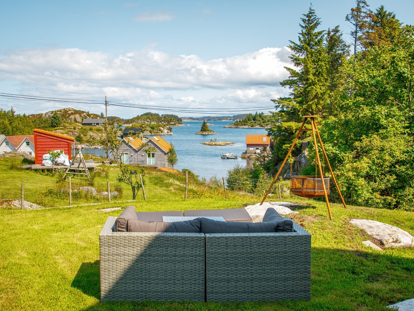 Nyt denne flotte sjøutsikten fra eiendommen! Galleribilde