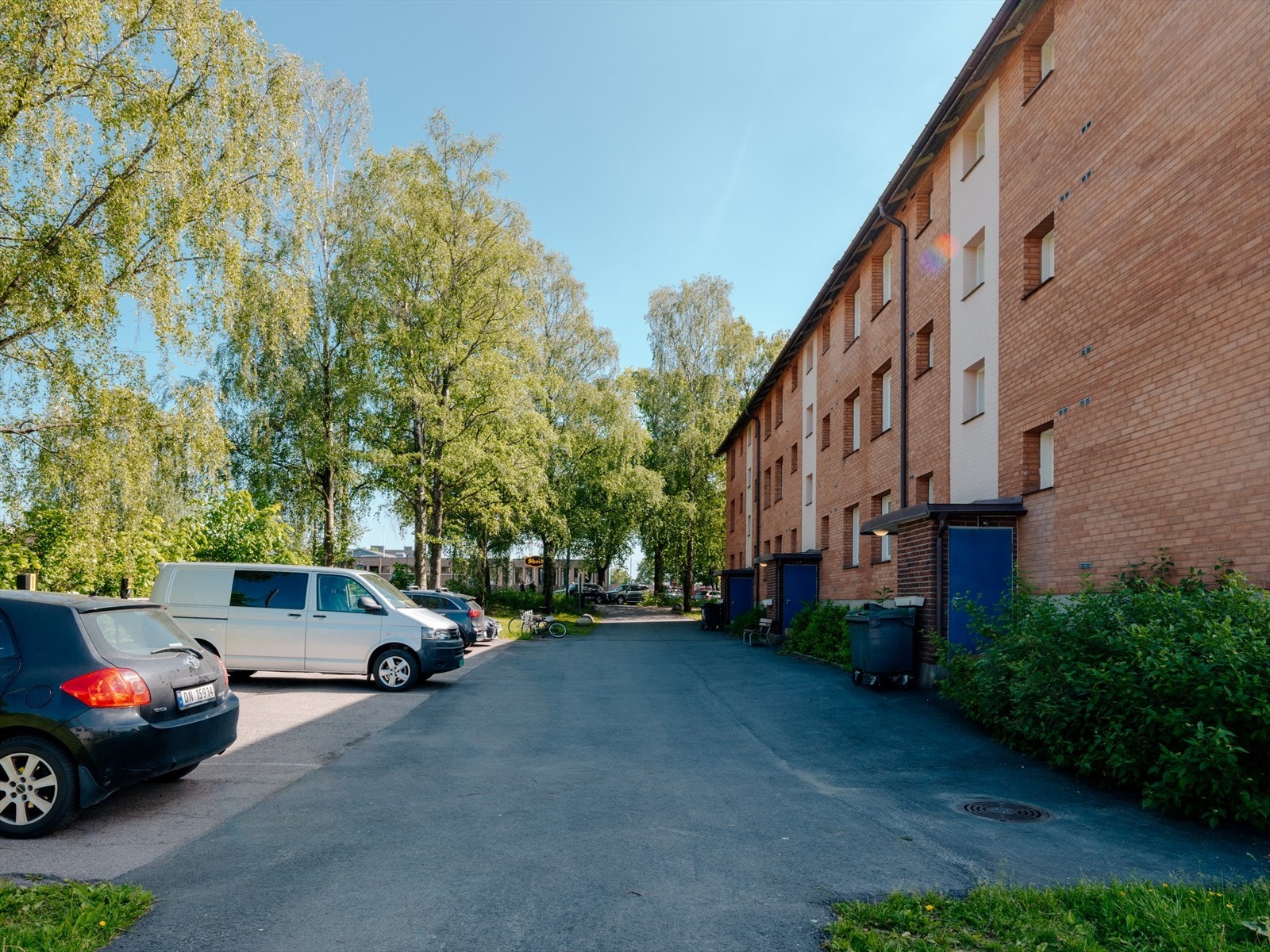 Borettslaget har lagt til rette for leie av langtids- og korttidsparkering. Søknad om parkeringsplass rettes til styret. Galleribilde