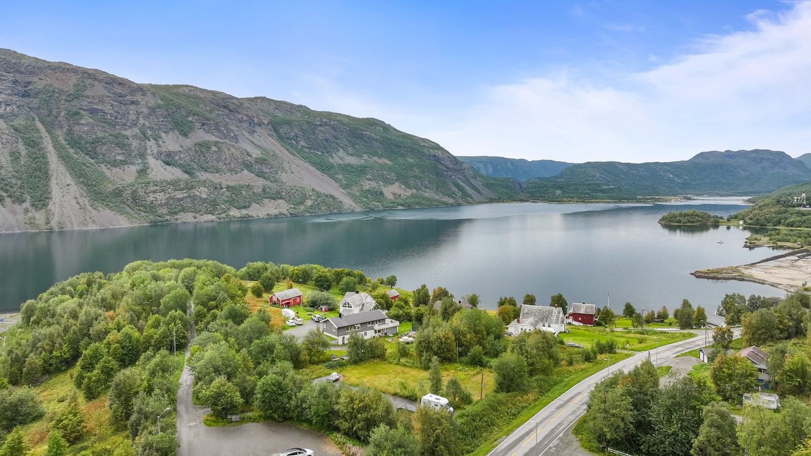 En flott boligtomt beliggende i Kåfjordbotn. Galleribilde
