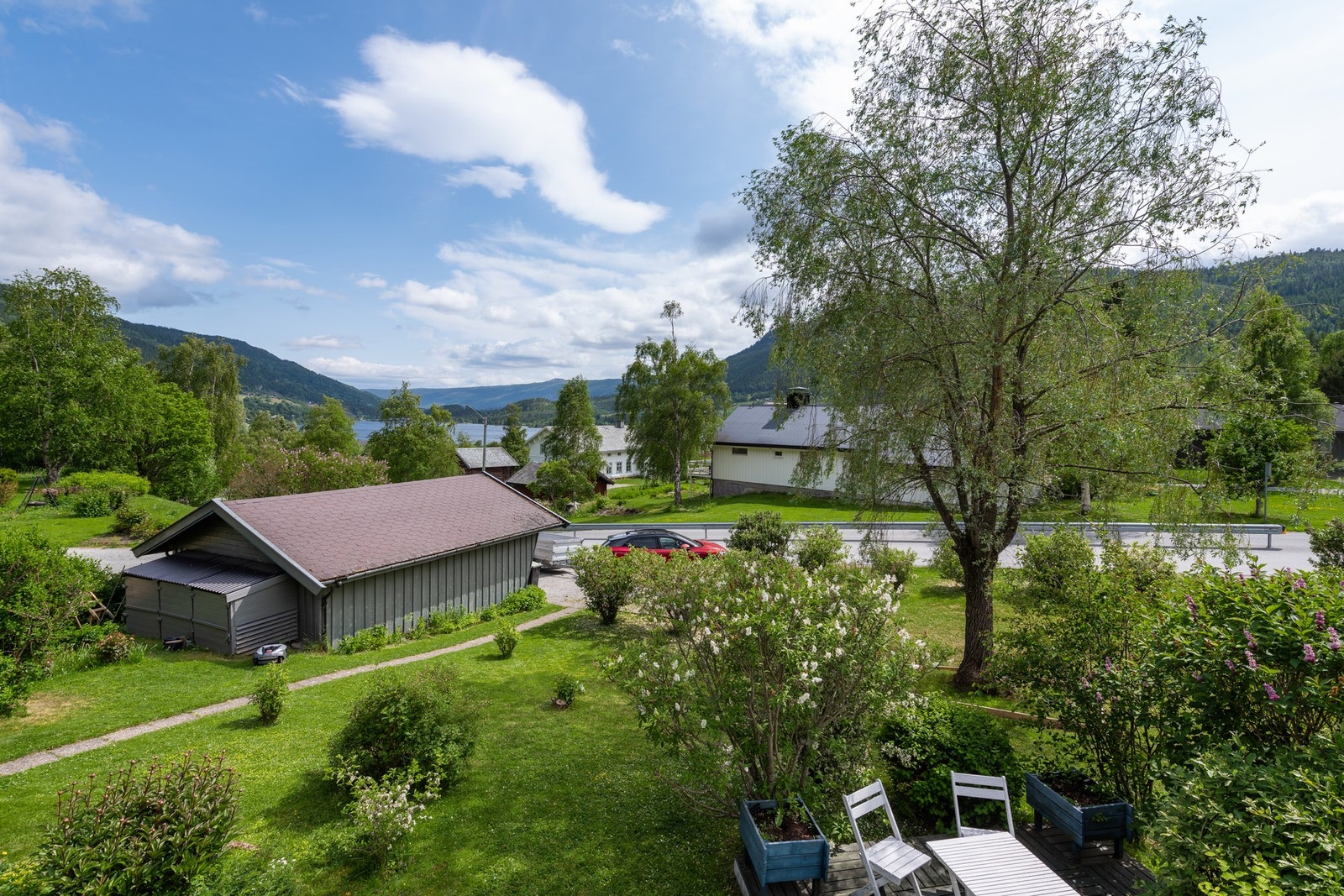 Hagen er perfekt for koselige hageselskap Galleribilde