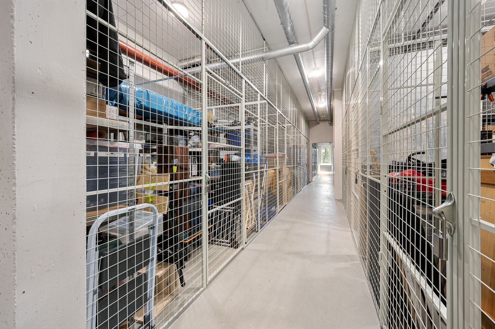 - Leiligheten disponerer en ekstern gitterbod i kjeller på 5,7m² - Galleribilde