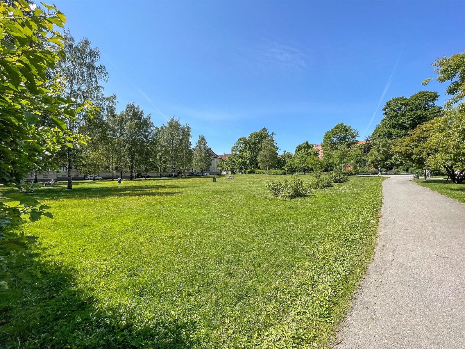 Hele den såkalte Torshovbyen (satt opp mellom 1917-1925) ble tegnet med fokus på bokvalitet og lys og luft i leilighetene, og inkluderte parker og store grøntarealer. Galleribilde