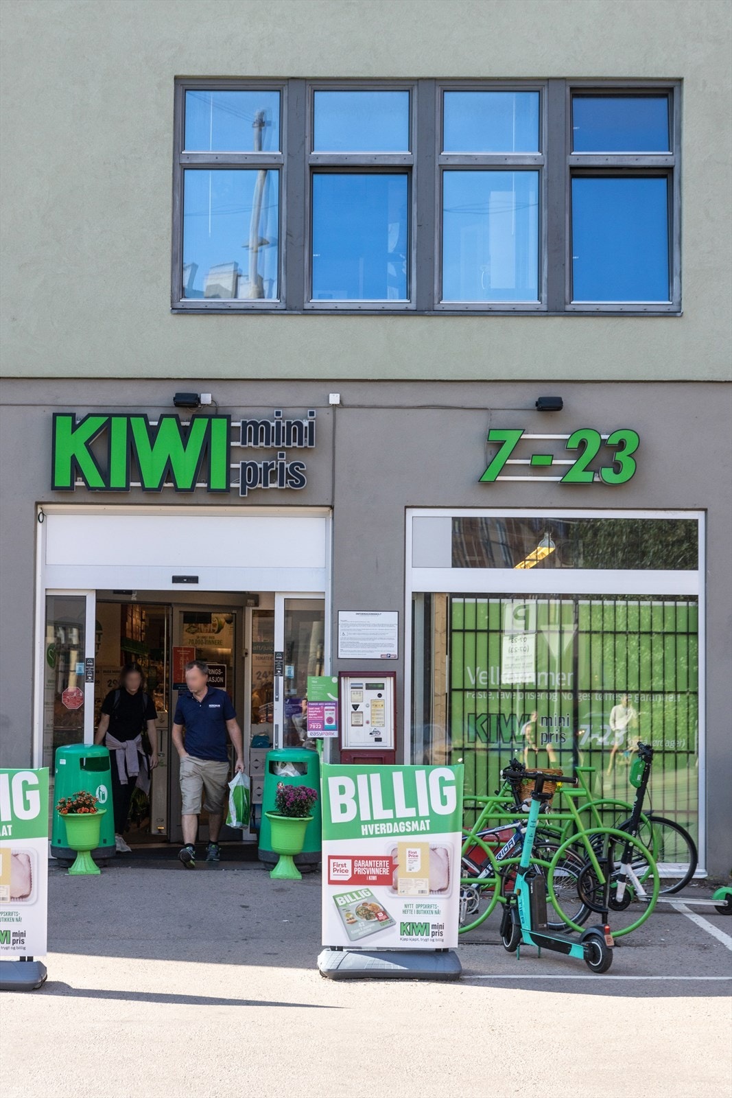 Kiwi Torshov er 3 ca. min gange unna, og Kiwi Vogts gate (avbildet ) er ca. 7 min unna. Galleribilde