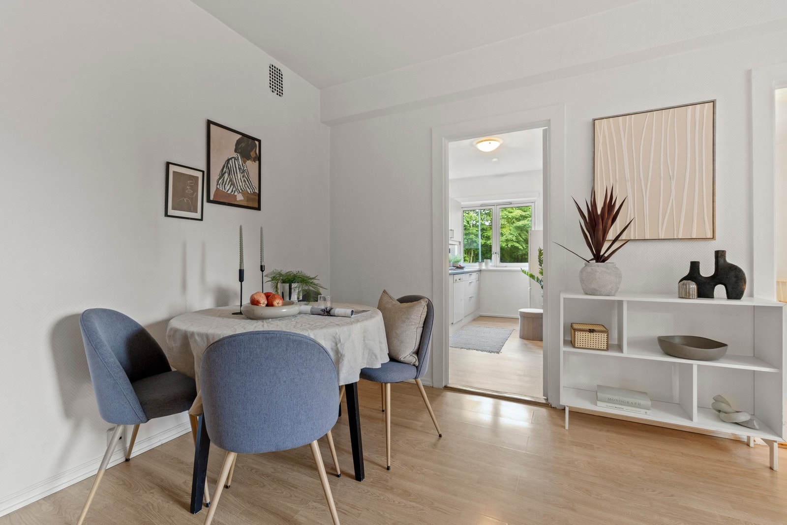 God plass til spisebord. Galleribilde