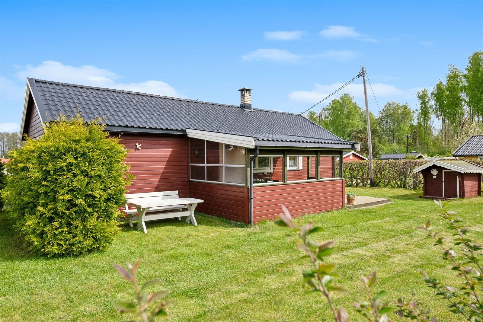Koselig hage med god plass til både store og små. Galleribilde