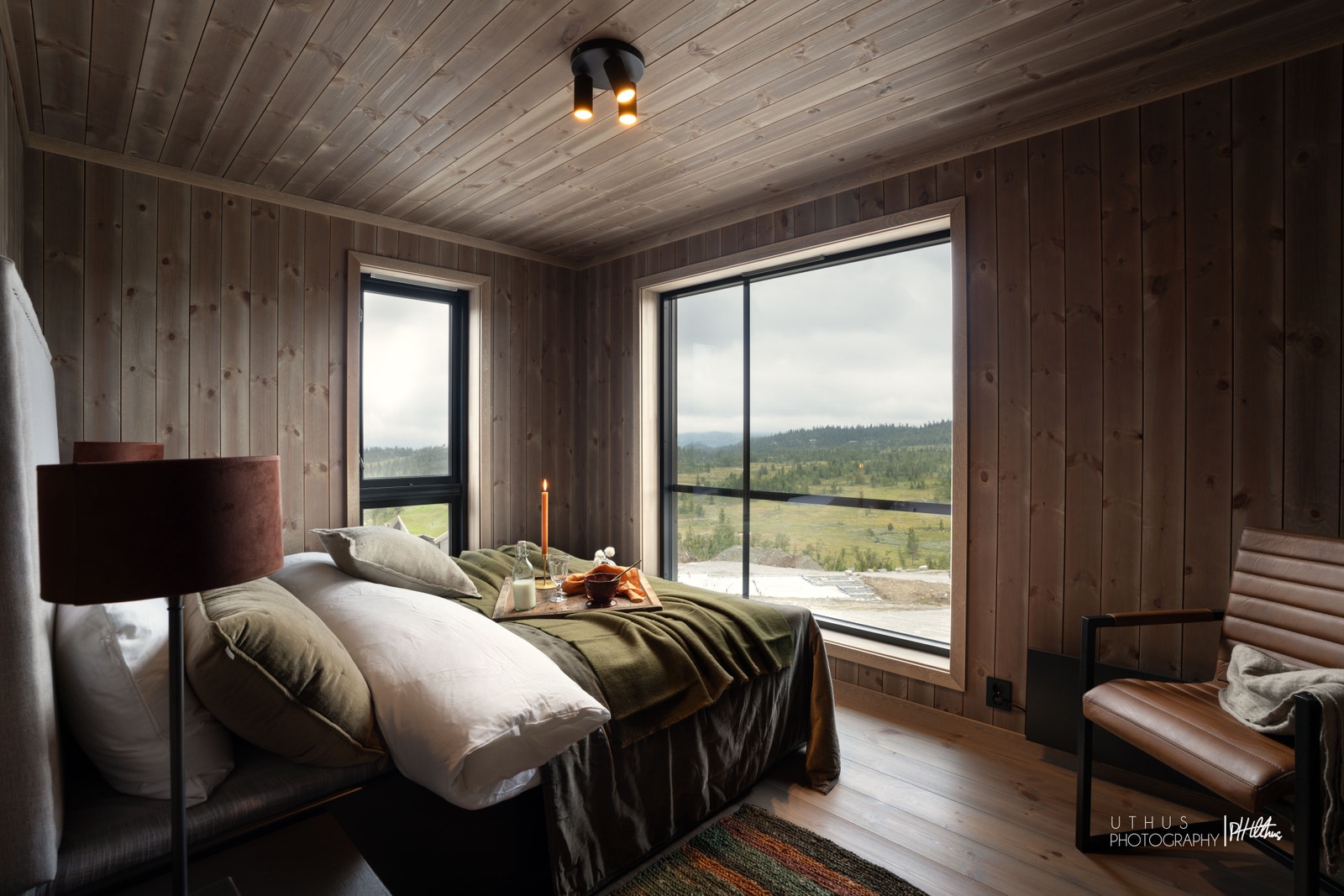 Hovedsoverommet er stort med blant annet avsatt plass til garderobeinnredning Galleribilde