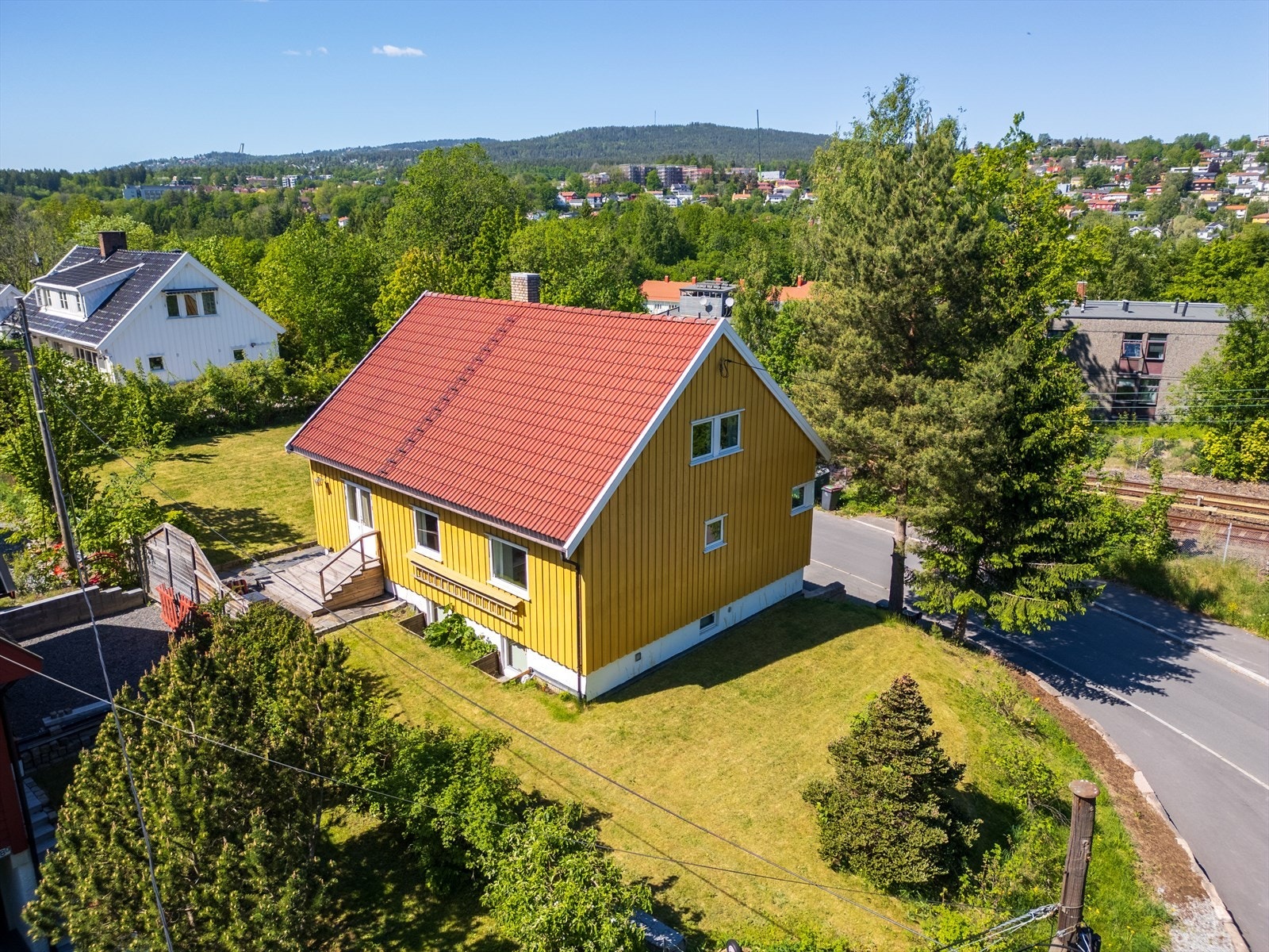 Tomten er på ca 1004 kvm Galleribilde