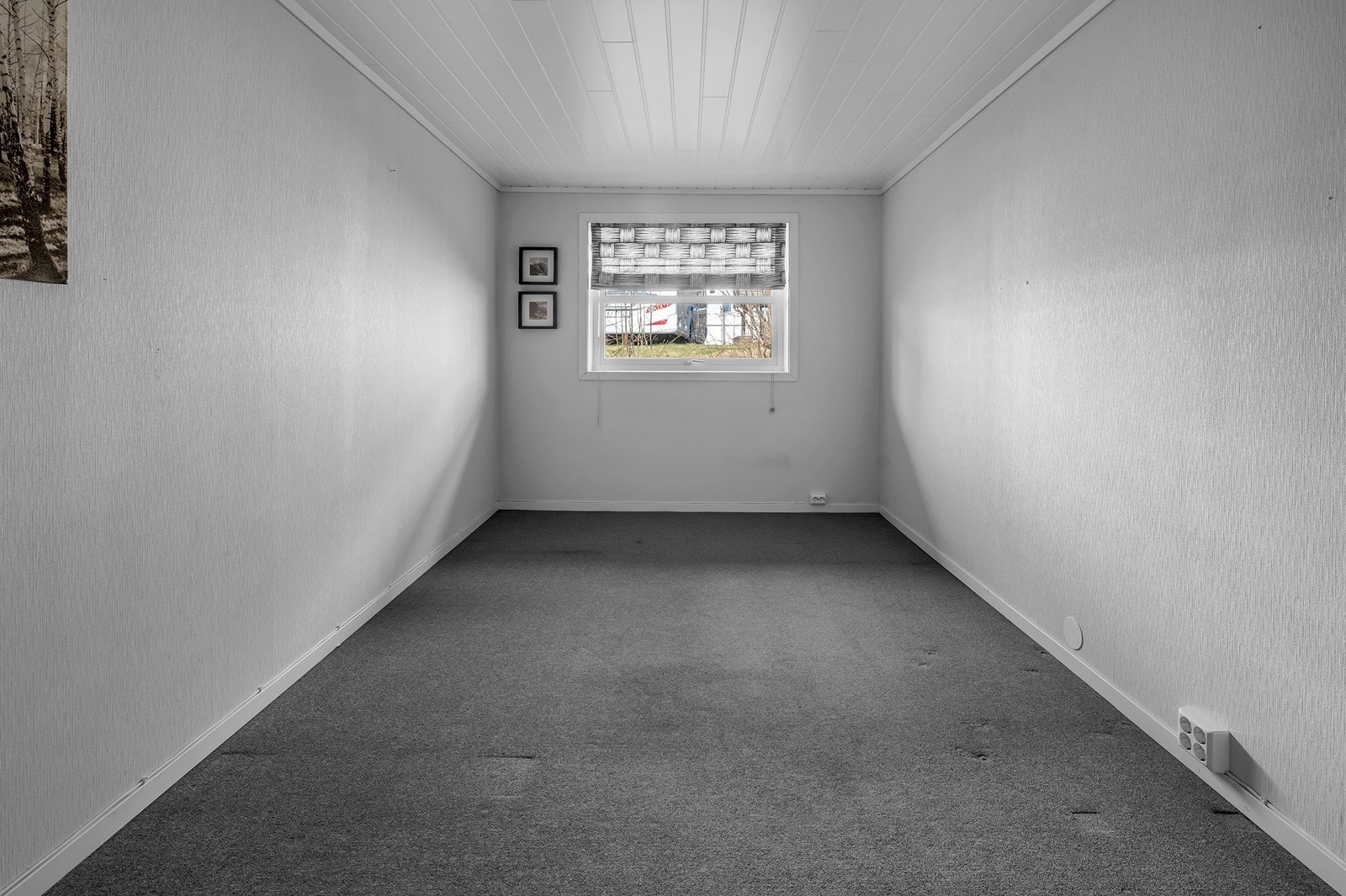 Her er det plass til seng og garderobeskap Galleribilde