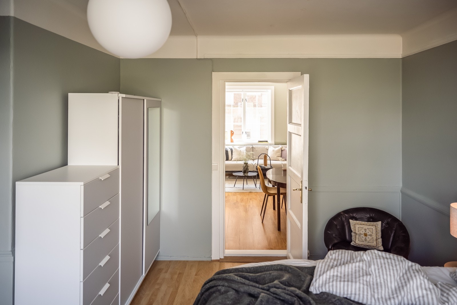 Rikelig med plass for garderobeskap er det også. Galleribilde