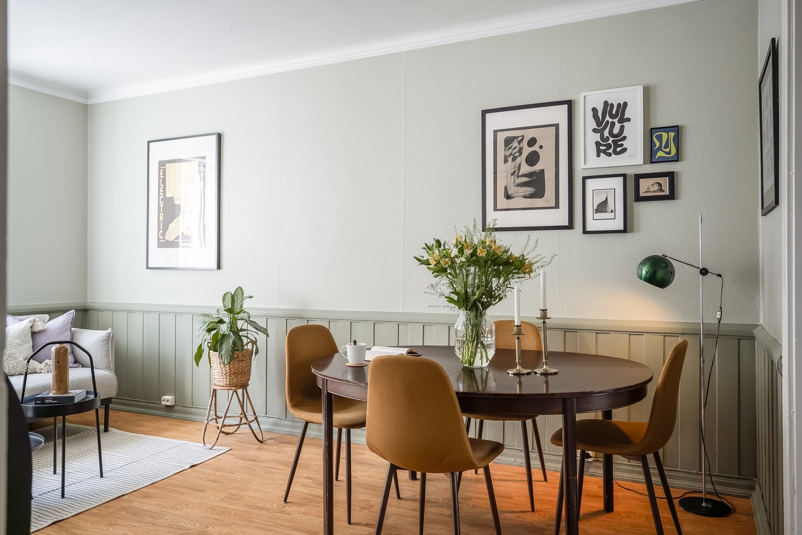 Leiligheten er betydelig oppgradert i nyere tid og fremstår med en flott standard. Galleribilde