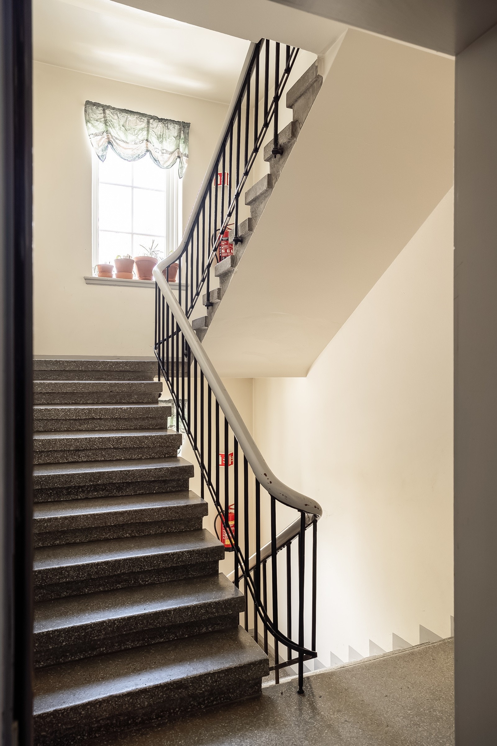 Leiligheten er en del av et veletablert borettslag. I 2018 ble det for øvrig gjennomført drenering rundt alle byggene. Galleribilde