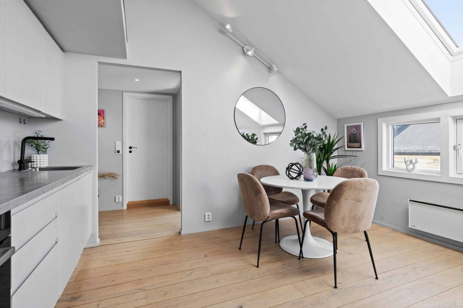 Fra stuen har du adkomst til hovedsoverommet. Galleribilde