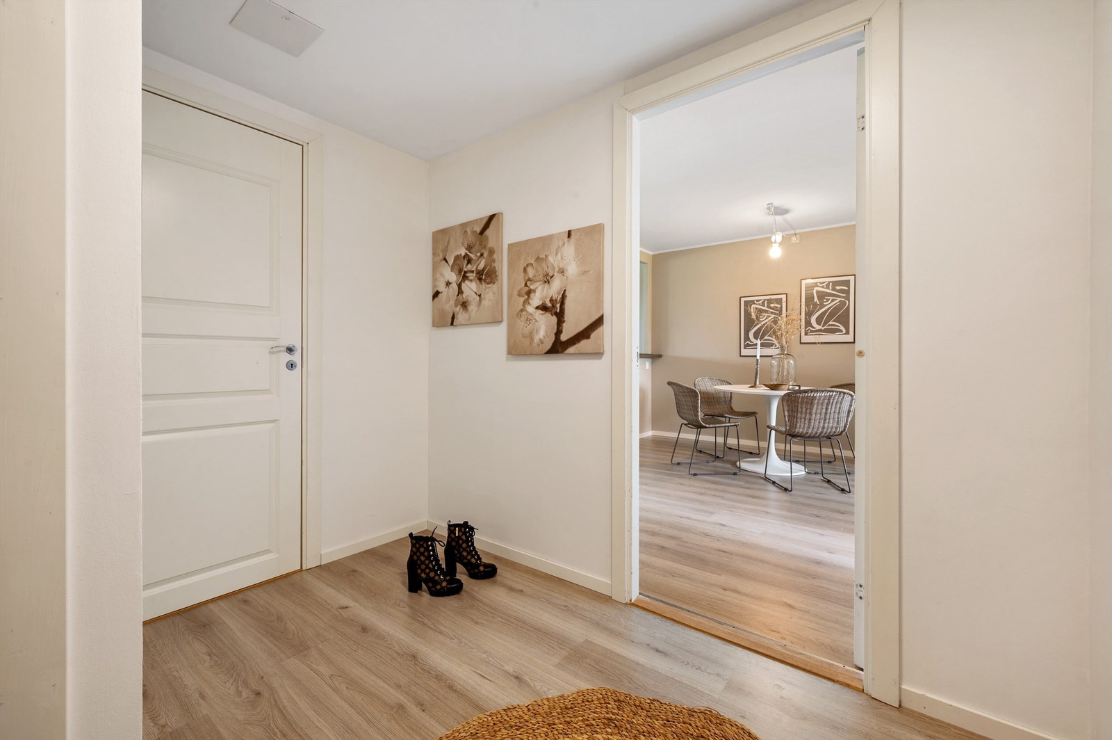 Her er det god plass til garderobeskap til yttertøy og sko. Galleribilde