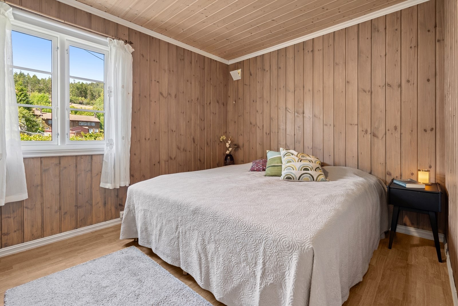 Soverom med walk in closeth. Galleribilde