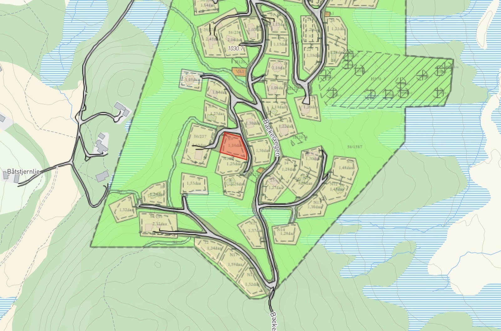Populær tursti mot høyfjellet ligger få meter fra eiendommen Galleribilde