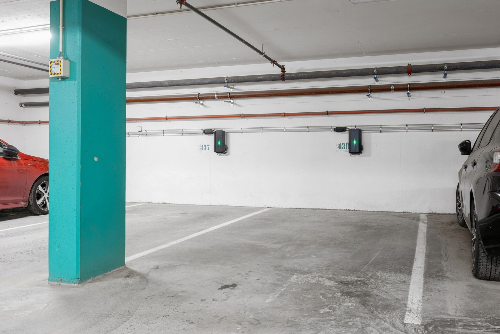 Det medfølger en p.plass m/elbillader i lukket parkeringskjeller. Galleribilde