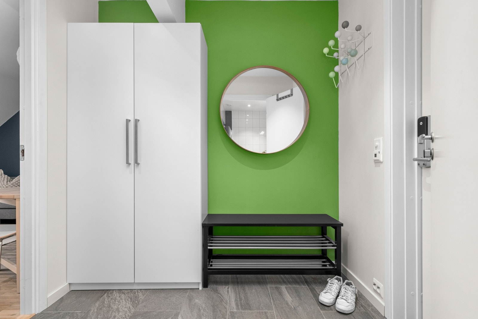 Gode oppbevaringsmuligheter i entrè. Galleribilde