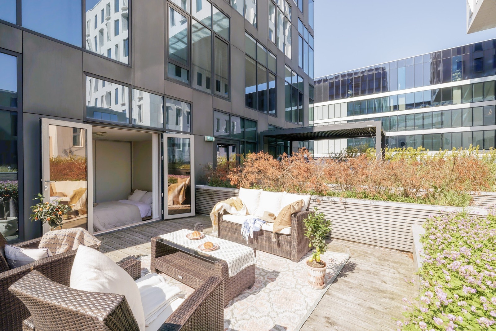 Her kan du fritt innrede akkurat slik du selv ønsker - med utemøbler, jaccuzi og grill. Galleribilde