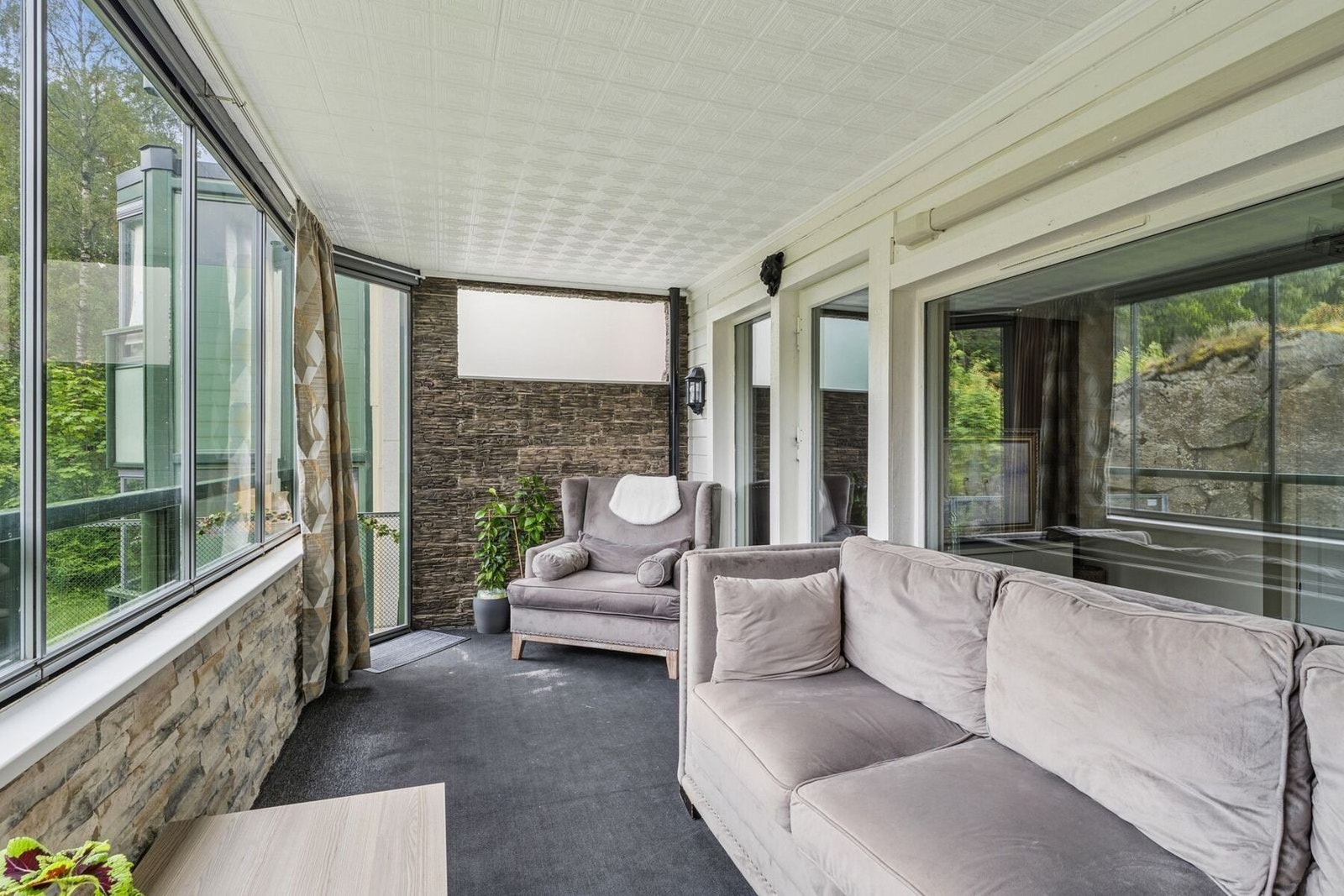 Her kan du nyte sommersolen i le for vind Galleribilde