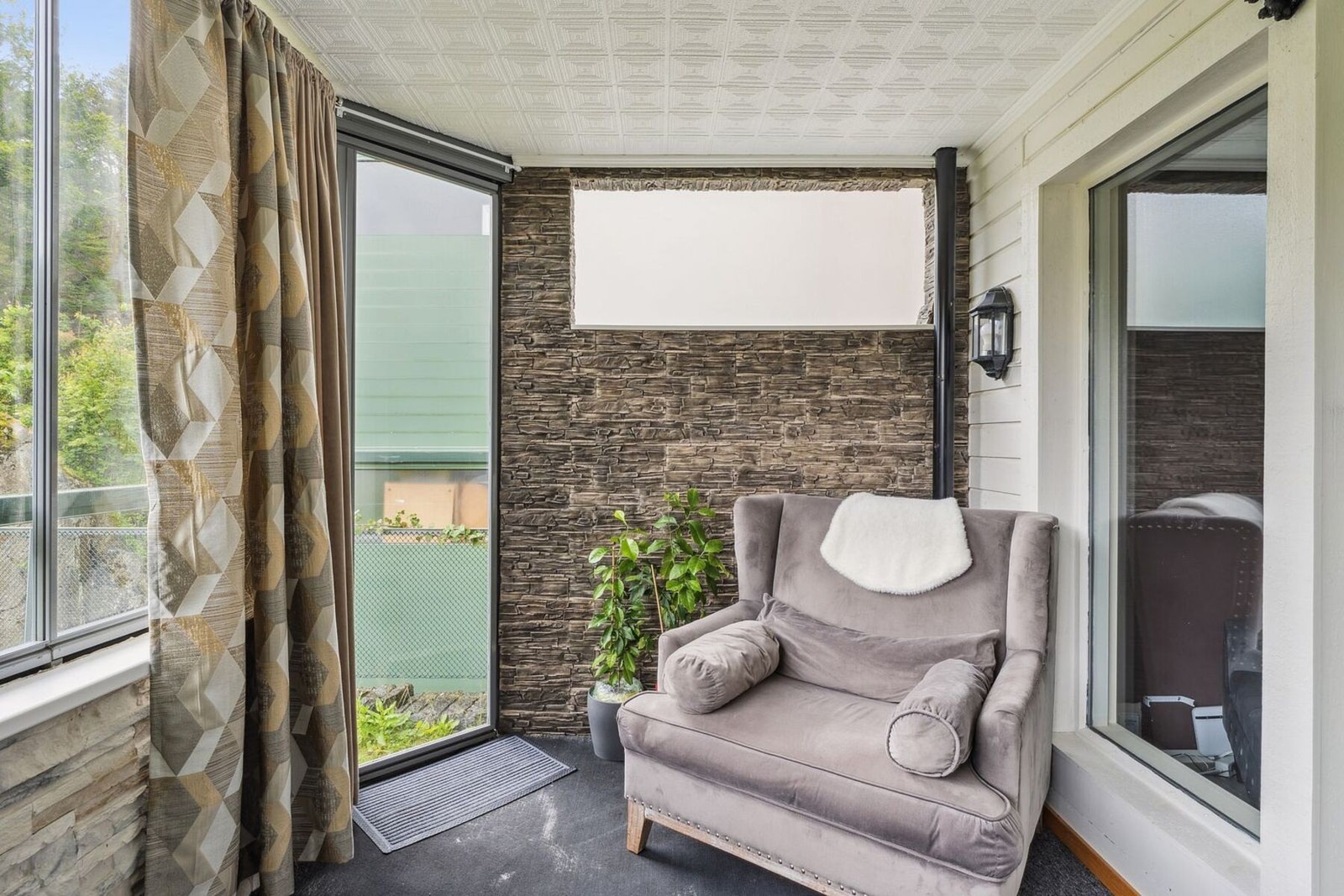 Fra balkongen har man direkte utgang til fellesområdet Galleribilde