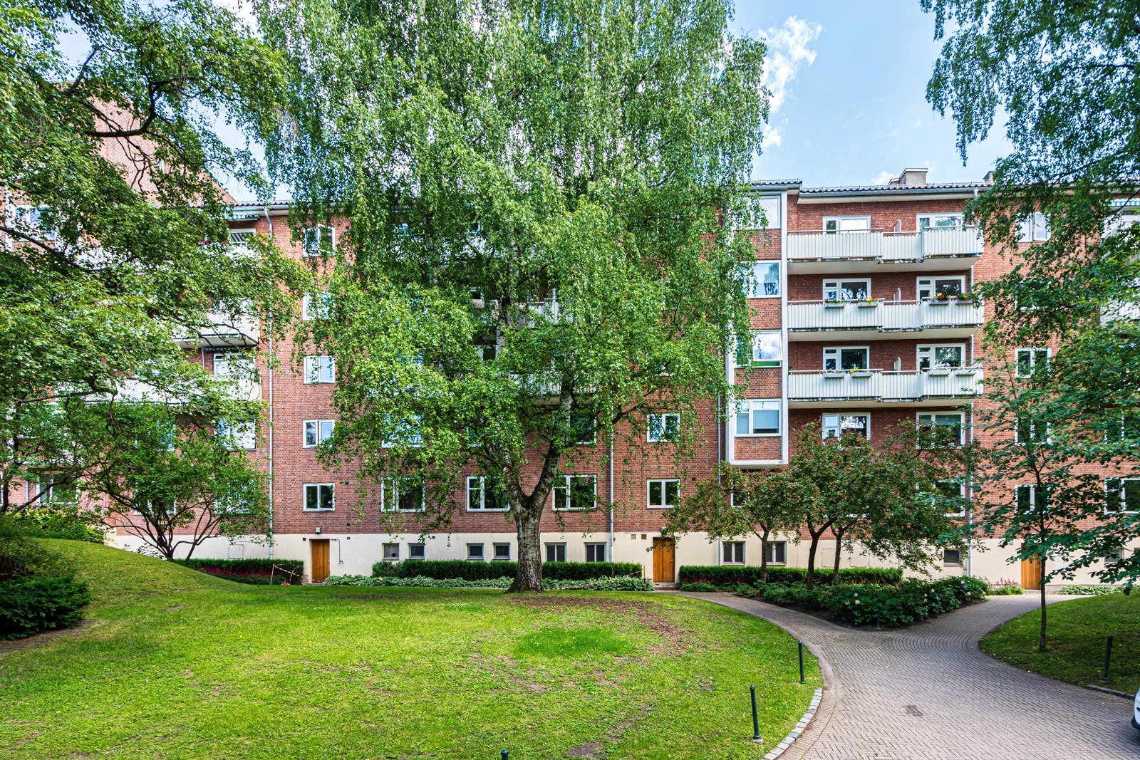 Frodig og pent beplantet. Galleribilde