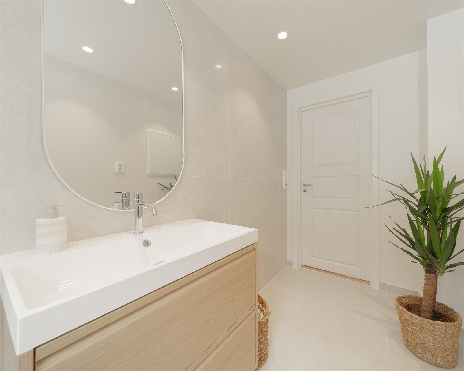 Badet ble oppgradert i 2025 og fremstår som moderne og praktisk. Galleribilde