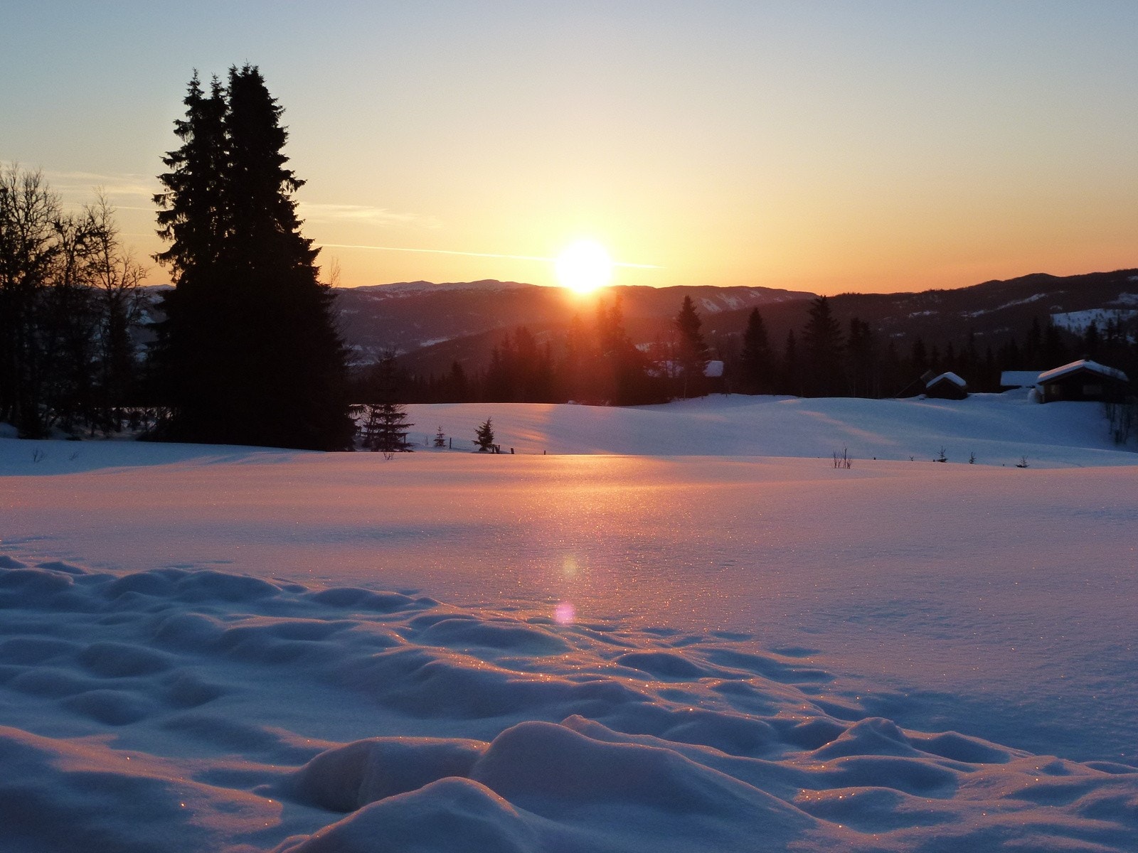 Nydelig soloppgang - Bilde fra selgers arkiv Galleribilde