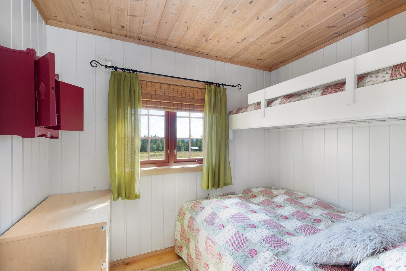 Hytta har to gode soverom Galleribilde