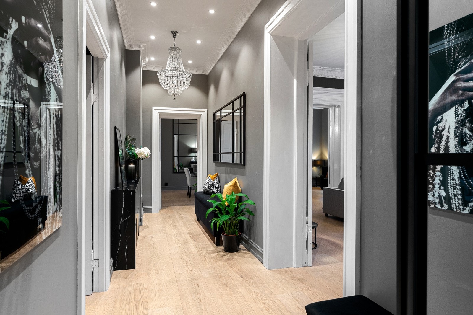 Bred entré Galleribilde