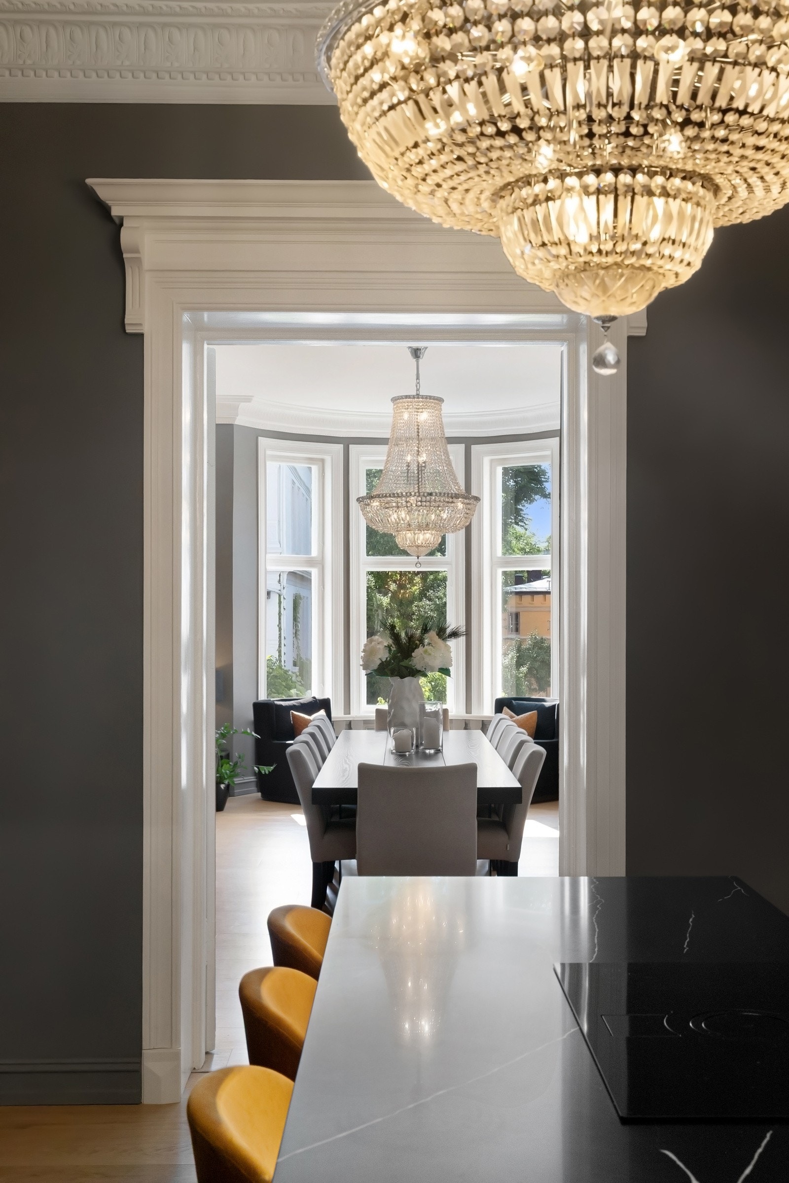 Boligen har flott dybdesyn mellom to bygninger på den andre siden av Oscars gate. Galleribilde