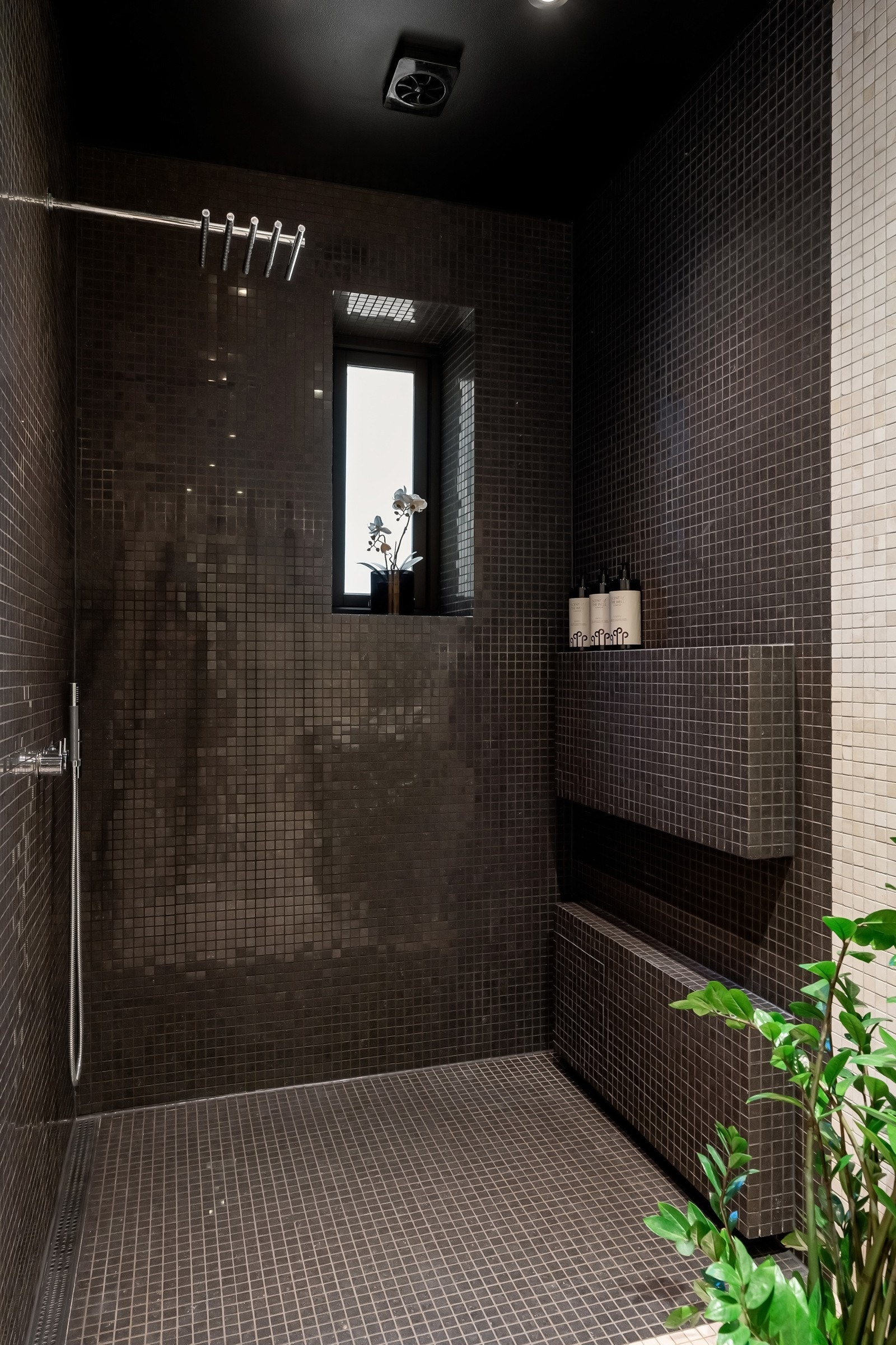 Regnfallsdusj fra Vola. Galleribilde