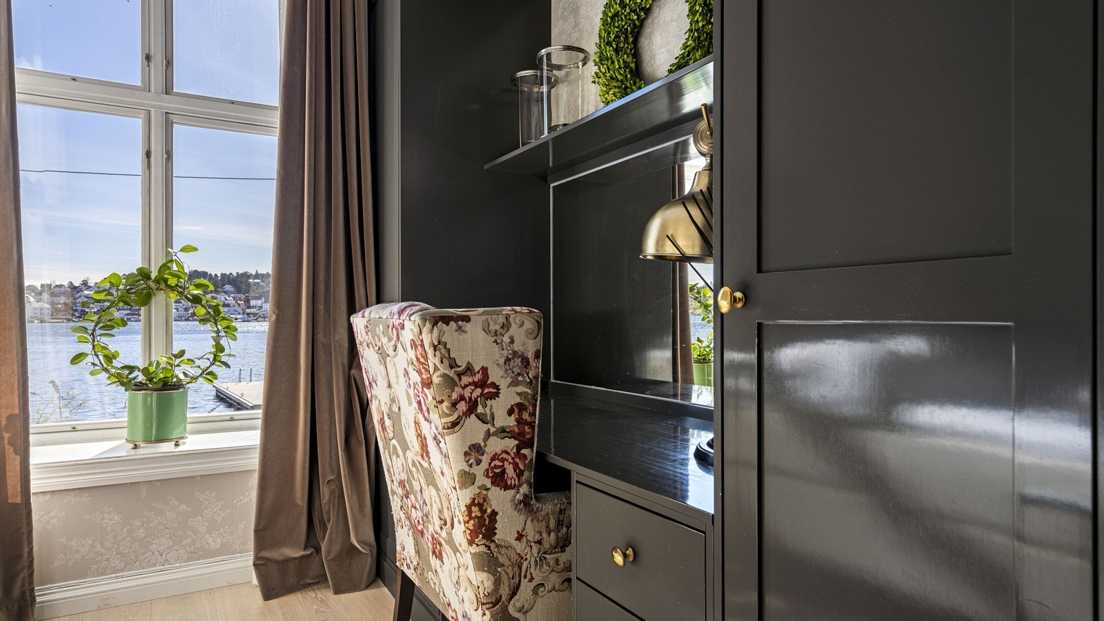 Tapeten er levert av Ralph Lauren. Galleribilde