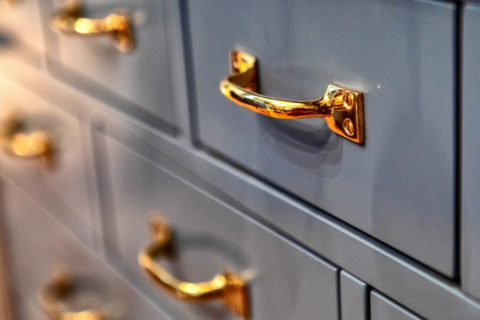 Kjøkkenet har flotte detaljer og er spesielt laget for denne leiligheten Galleribilde