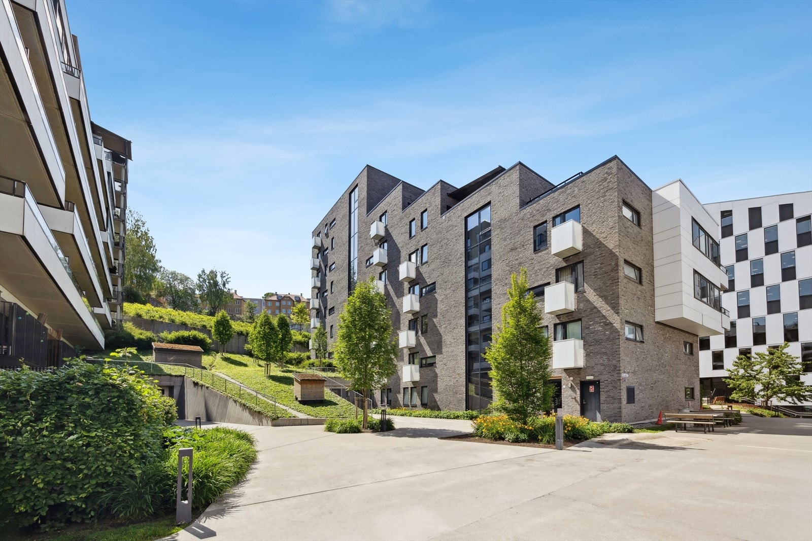 Her er det god plass mellom byggene. Galleribilde