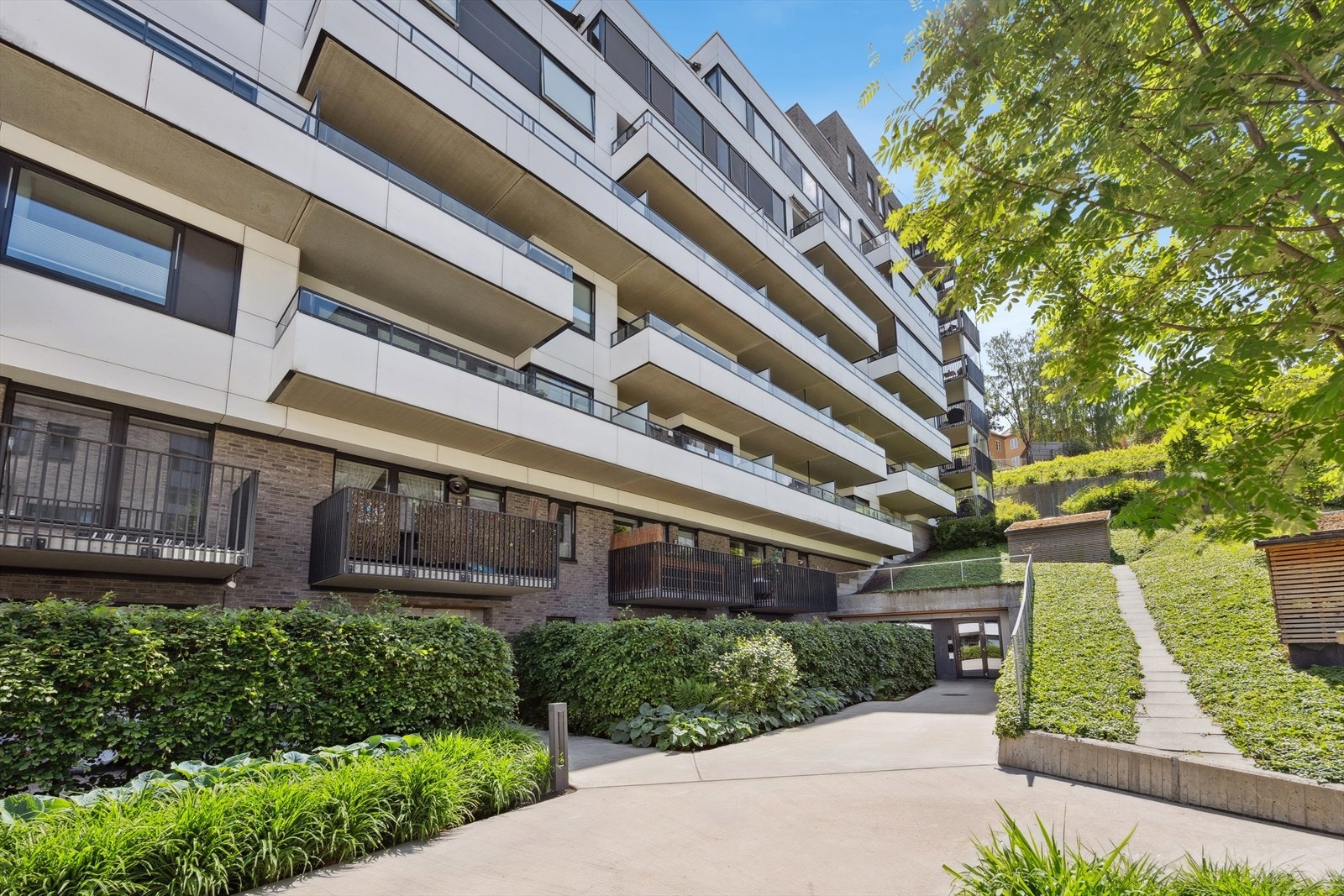 Inngangsparti Freserveien 11. Galleribilde