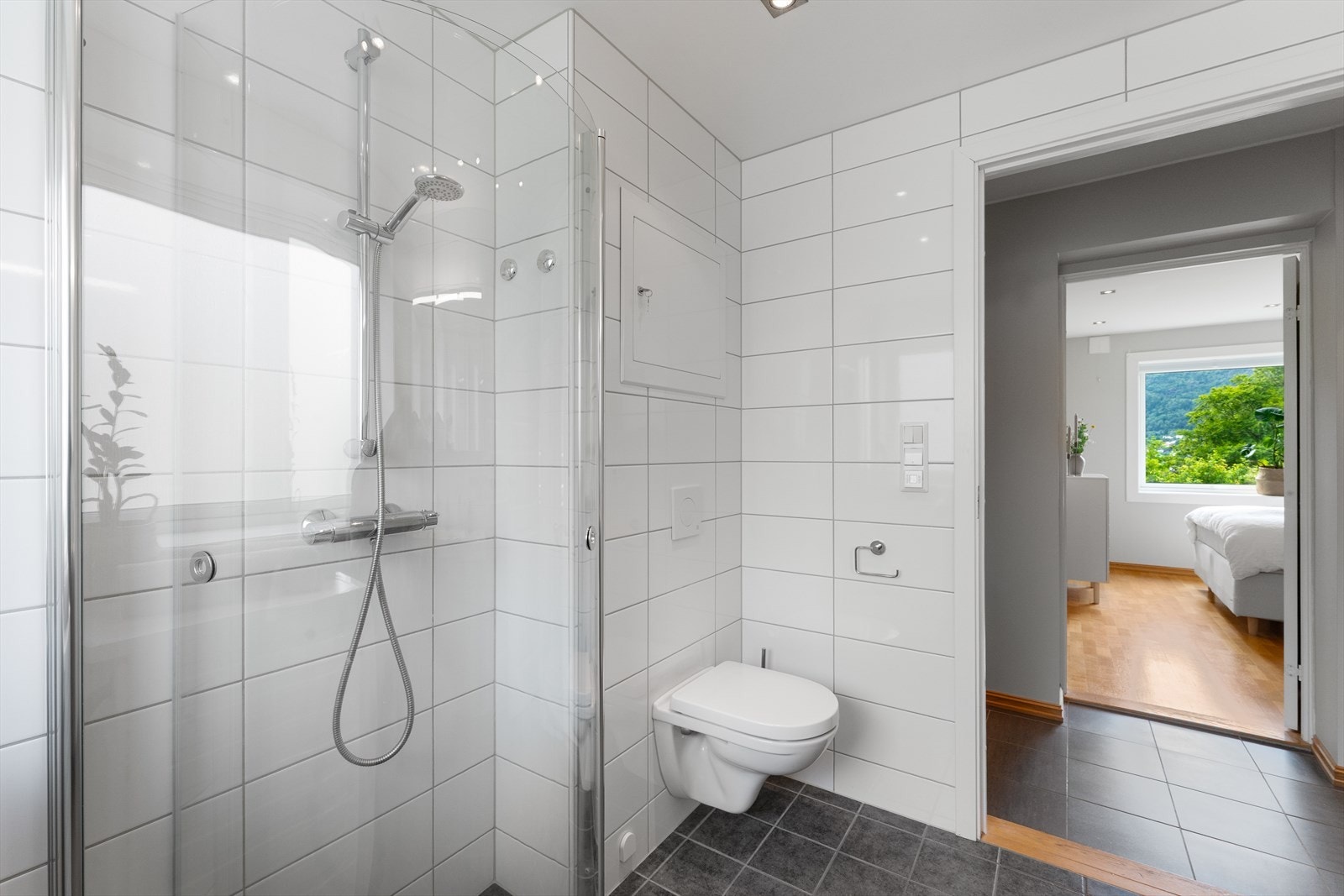 - Lyst helfliset bad på 5,2 m² - Galleribilde